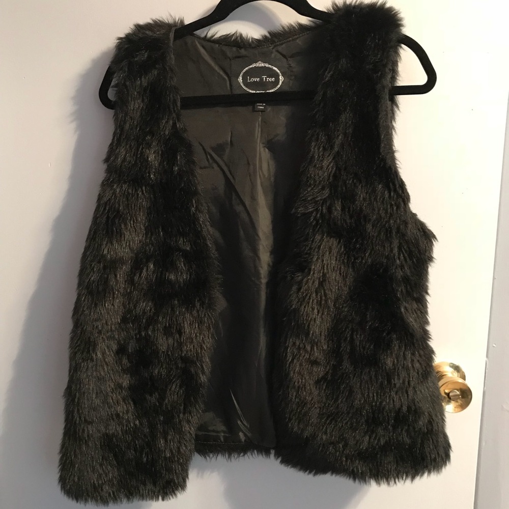 Fake fur vest